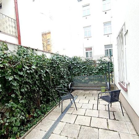 Apartment Captain Nemo Prague Praga Exterior foto
